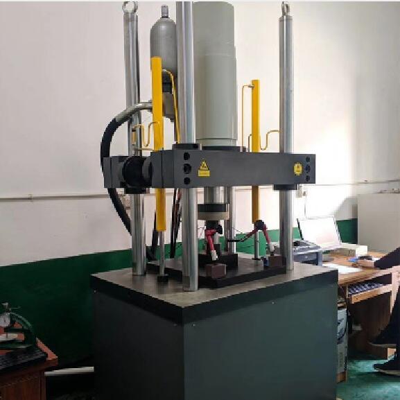 1678414471912376.jpg 高鐵減震橡膠墊板疲勞試驗機(jī).jpg