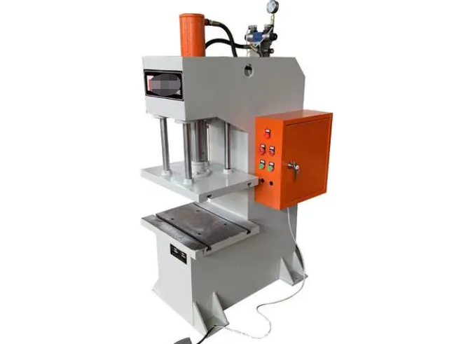 沖壓機應用步進電機和驅動器實現(xiàn)控制