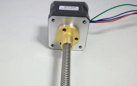 步進(jìn)驅(qū)動(dòng)器電機(jī)